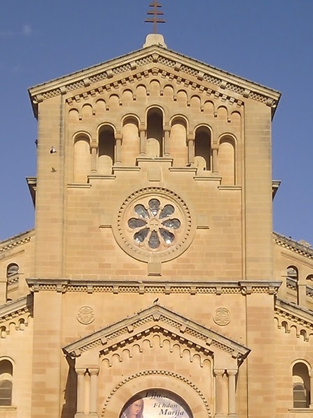 Ta' Pinu facade